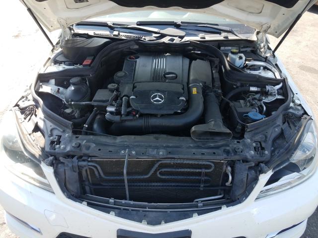 Photo 6 VIN: WDDGF4HBXCR227700 - MERCEDES-BENZ C 250 