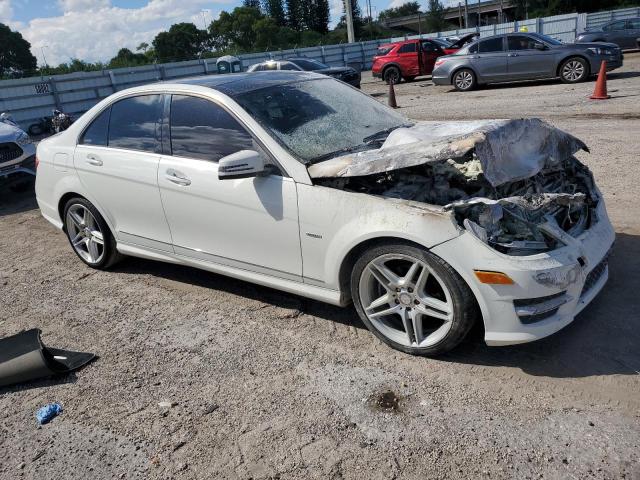 Photo 3 VIN: WDDGF4HBXCR234517 - MERCEDES-BENZ C 250 