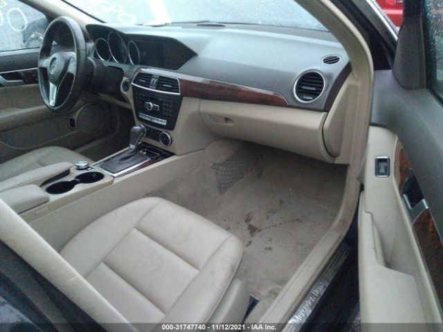 Photo 4 VIN: WDDGF4HBXDA869639 - MERCEDES-BENZ C-CLASS 