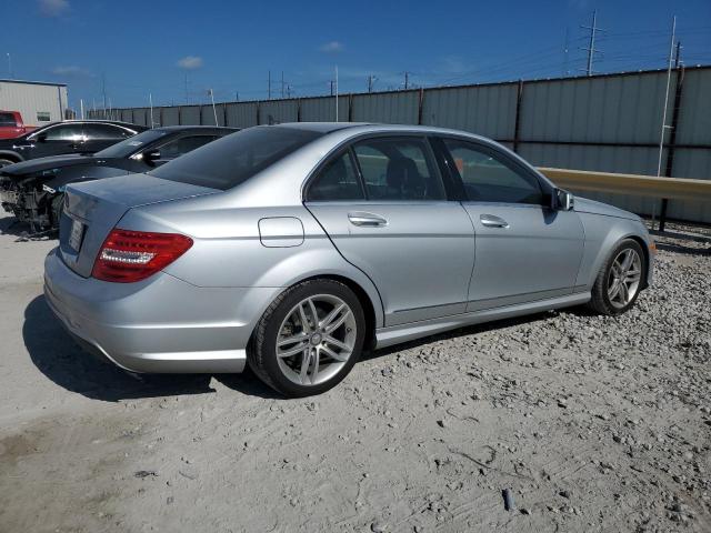 Photo 2 VIN: WDDGF4HBXDR247088 - MERCEDES-BENZ C-CLASS 