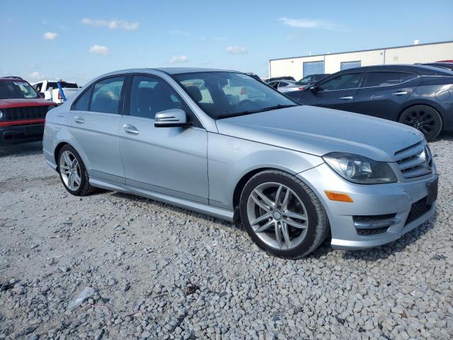 Photo 3 VIN: WDDGF4HBXDR247088 - MERCEDES-BENZ C-CLASS 