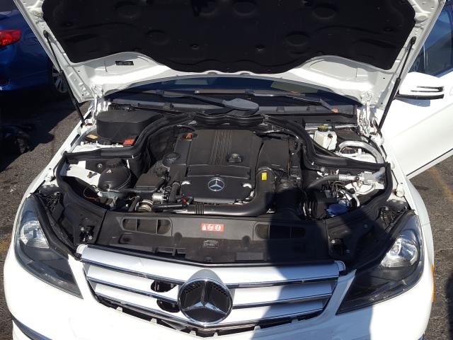 Photo 6 VIN: WDDGF4HBXDR266367 - MERCEDES-BENZ C 250 