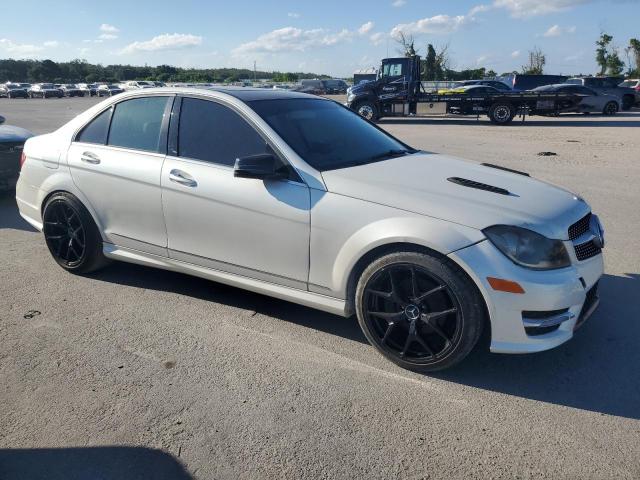 Photo 3 VIN: WDDGF4HBXDR285825 - MERCEDES-BENZ C 250 