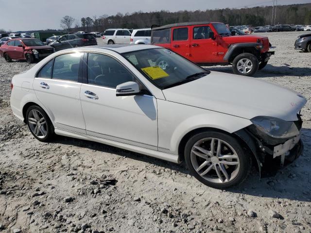 Photo 3 VIN: WDDGF4HBXDR291771 - MERCEDES-BENZ C-CLASS 