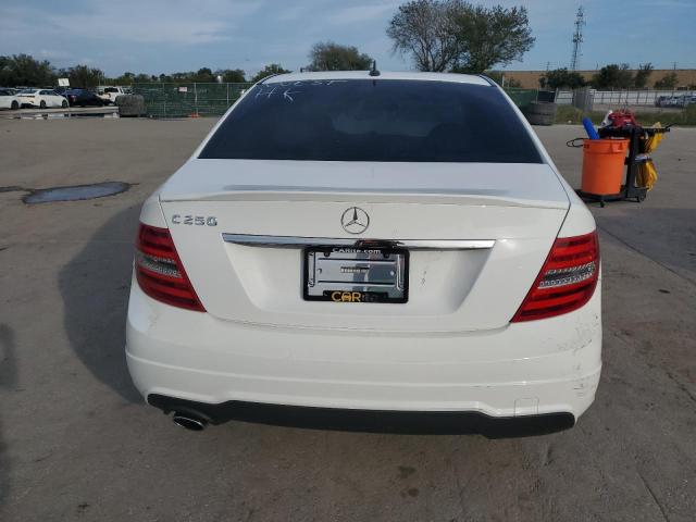 Photo 5 VIN: WDDGF4HBXEA935155 - MERCEDES-BENZ C-CLASS 