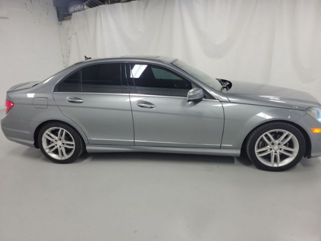 Photo 9 VIN: WDDGF4HBXEG163818 - MERCEDES-BENZ C-CLASS 