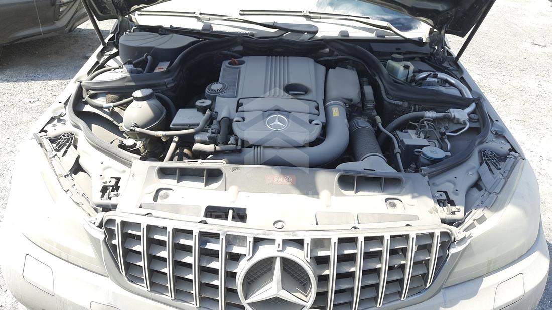 Photo 27 VIN: WDDGF4JB9CA672907 - MERCEDES C 