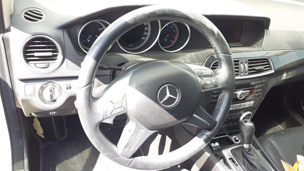 Photo 11 VIN: WDDGF4KB2CA535029 - MERCEDES-BENZ C 180 