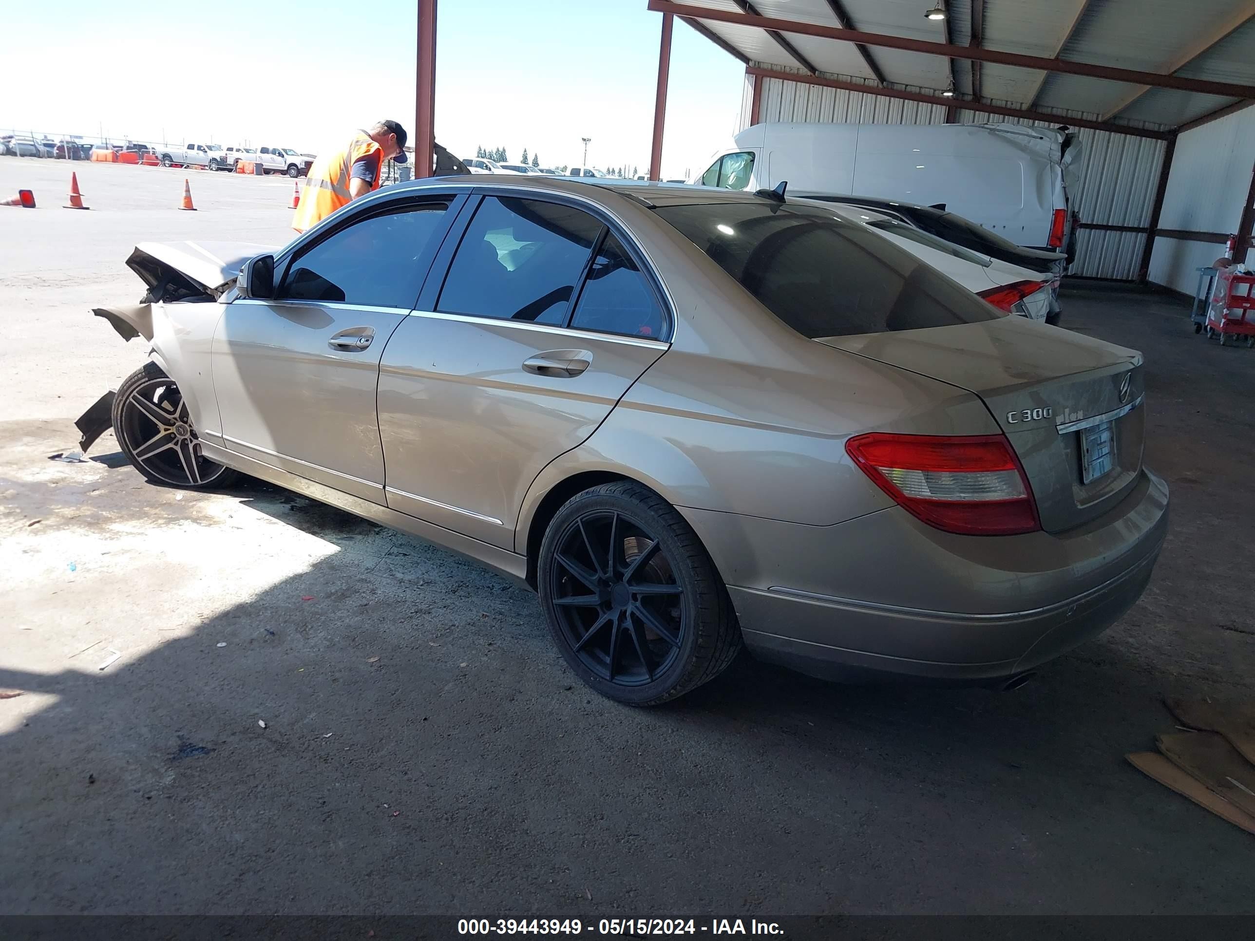 Photo 2 VIN: WDDGF54X68R013429 - MERCEDES-BENZ C 300 