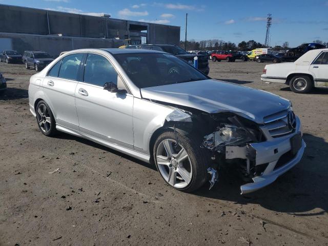 Photo 3 VIN: WDDGF5EB0AR095019 - MERCEDES-BENZ C-CLASS 