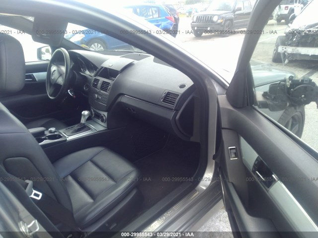 Photo 4 VIN: WDDGF5EB0AR104463 - MERCEDES-BENZ C-CLASS 