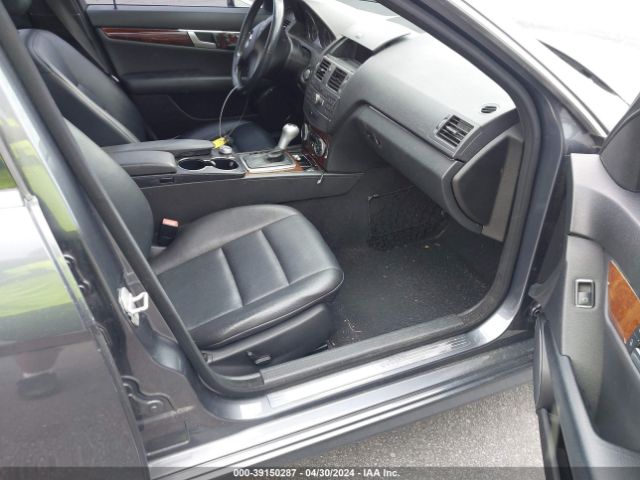 Photo 4 VIN: WDDGF5EB0BR158962 - MERCEDES-BENZ C 300 