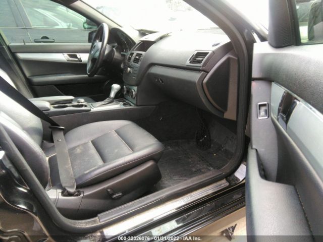 Photo 4 VIN: WDDGF5EB1AF393337 - MERCEDES-BENZ C-CLASS 