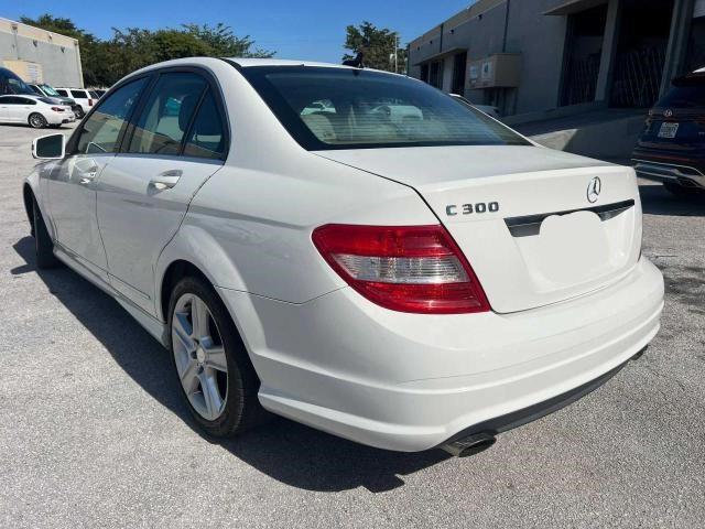 Photo 2 VIN: WDDGF5EB1AR098379 - MERCEDES-BENZ C 300 