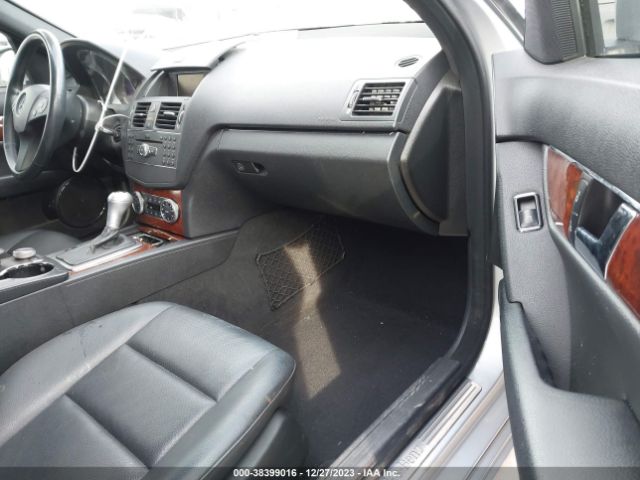 Photo 4 VIN: WDDGF5EB2AR123192 - MERCEDES-BENZ C 300 