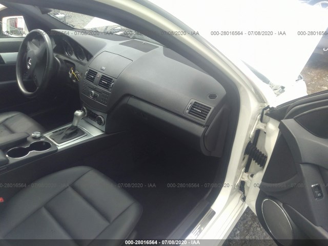 Photo 4 VIN: WDDGF5EB2BR150748 - MERCEDES-BENZ C-CLASS 