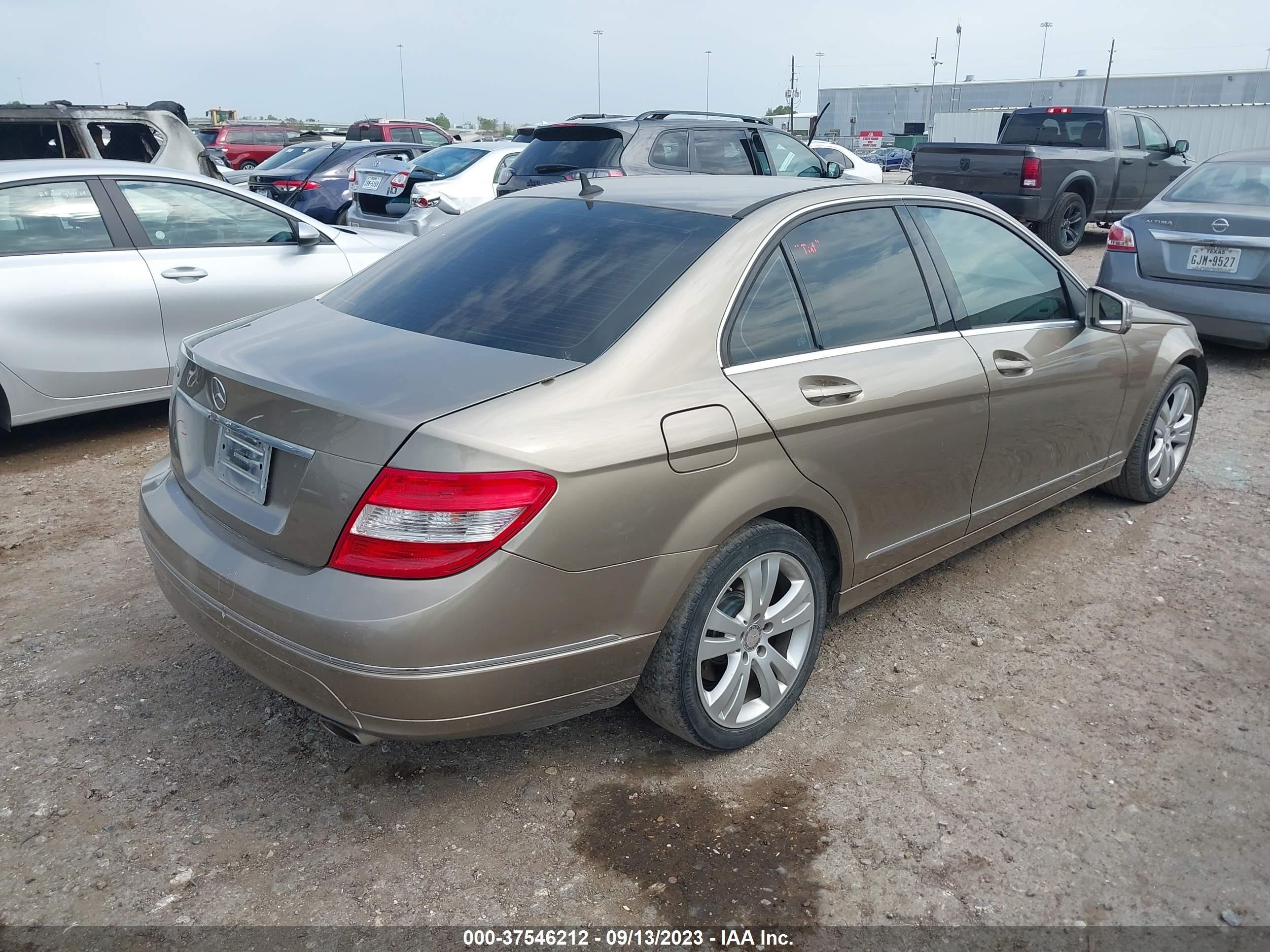 Photo 3 VIN: WDDGF5EB3AF384638 - MERCEDES-BENZ C 300 