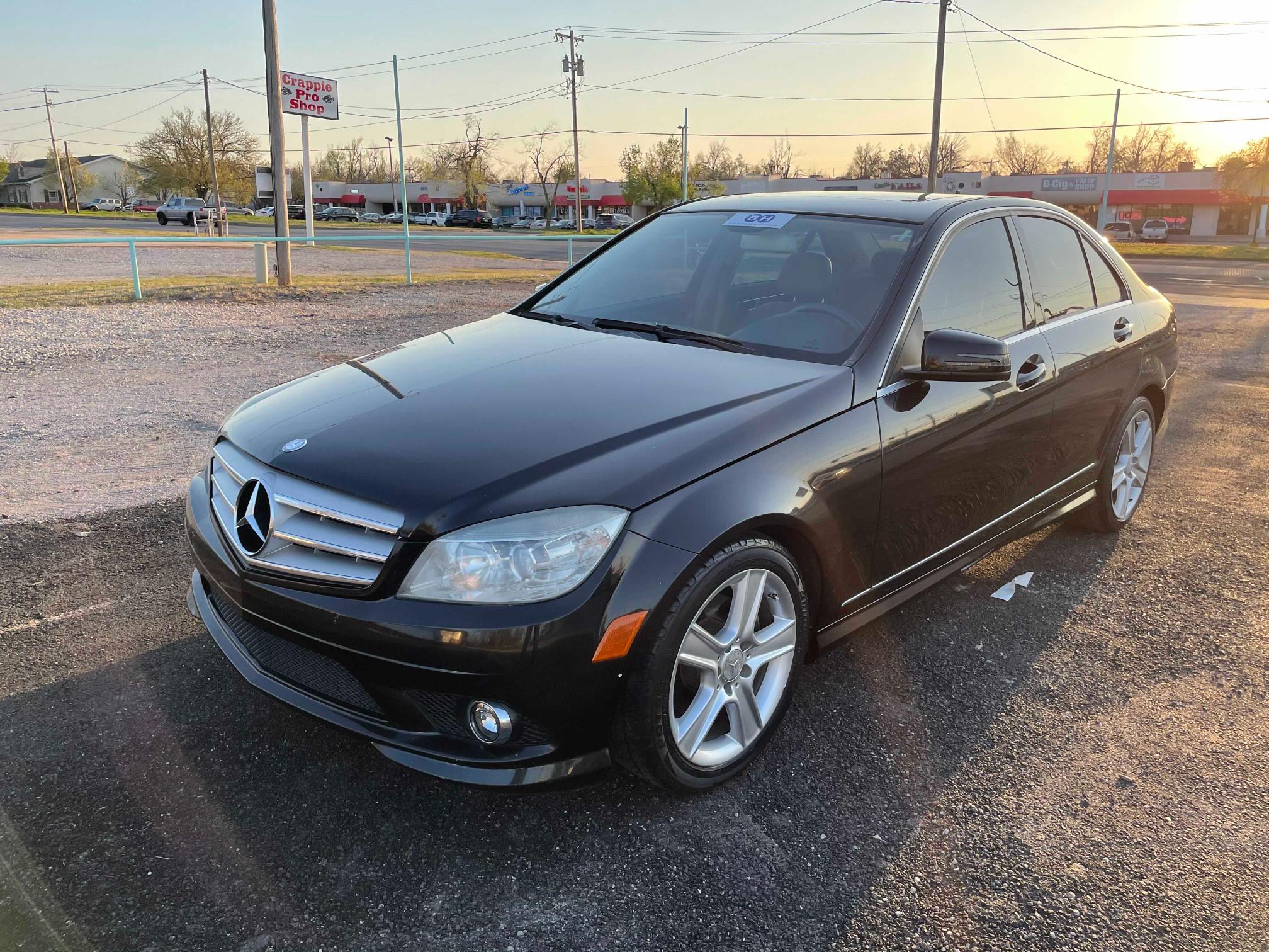 Photo 1 VIN: WDDGF5EB3AR092745 - MERCEDES-BENZ C 300 