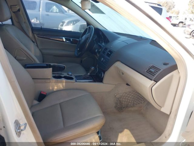 Photo 4 VIN: WDDGF5EB3BR148880 - MERCEDES-BENZ C 300 