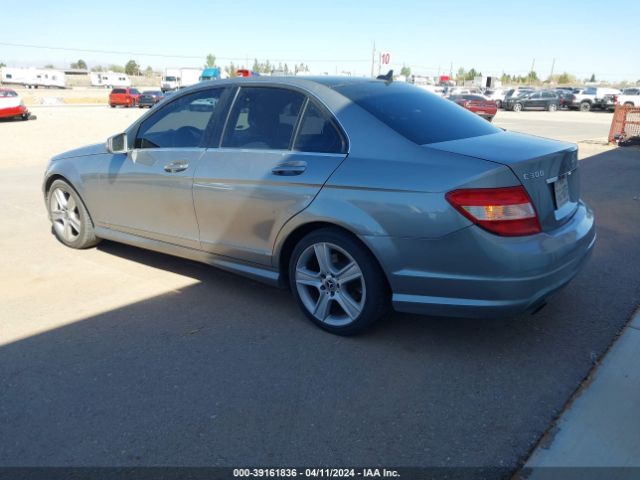 Photo 2 VIN: WDDGF5EB4BF635782 - MERCEDES-BENZ C 300 