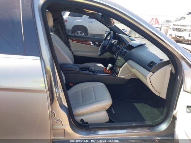 Photo 4 VIN: WDDGF5EB4BF635782 - MERCEDES-BENZ C 300 