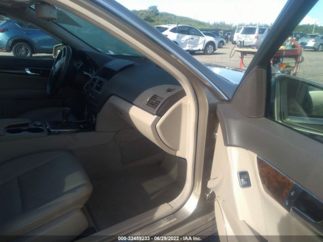 Photo 4 VIN: WDDGF5EB5BA423213 - MERCEDES-BENZ C-CLASS 