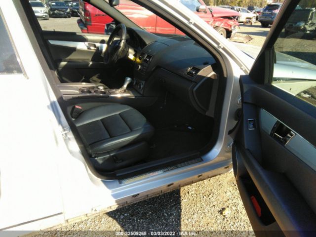 Photo 4 VIN: WDDGF5EB5BR167804 - MERCEDES-BENZ C-CLASS 