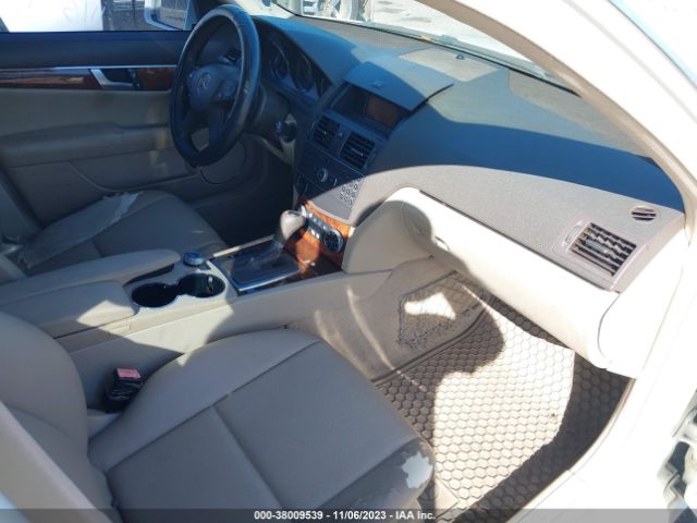 Photo 4 VIN: WDDGF5EB5BR171822 - MERCEDES-BENZ C 300 