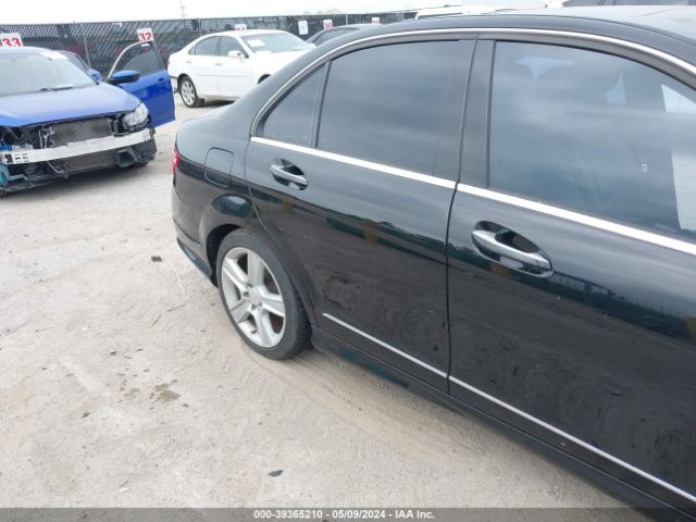 Photo 5 VIN: WDDGF5EB6AR090729 - MERCEDES-BENZ C 300 