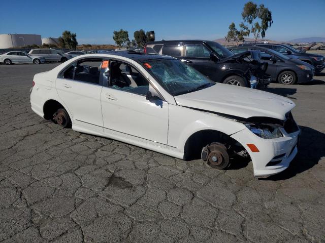 Photo 3 VIN: WDDGF5EB7BF627773 - MERCEDES-BENZ C 300 