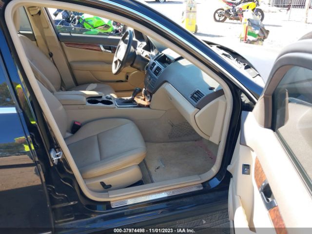 Photo 4 VIN: WDDGF5EB7BR136442 - MERCEDES-BENZ C 300 