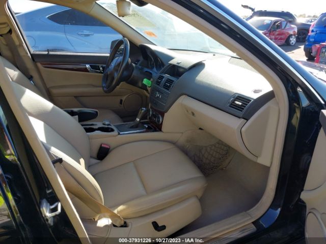 Photo 4 VIN: WDDGF5EB7BR153046 - MERCEDES-BENZ C 300 