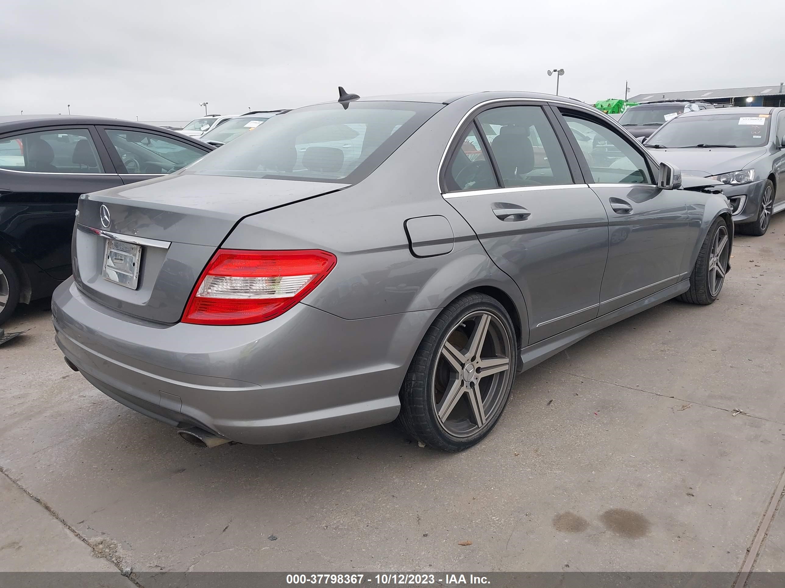 Photo 3 VIN: WDDGF5EB9BR140458 - MERCEDES-BENZ C-KLASSE 