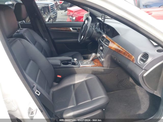 Photo 4 VIN: WDDGF5HB1CR223640 - MERCEDES-BENZ C 350 