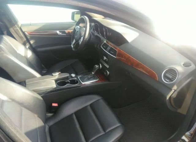 Photo 4 VIN: WDDGF5HB2CR219497 - MERCEDES-BENZ C-CLASS 