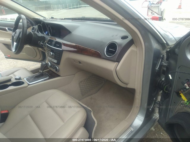 Photo 4 VIN: WDDGF5HB3CR228547 - MERCEDES-BENZ C-CLASS 