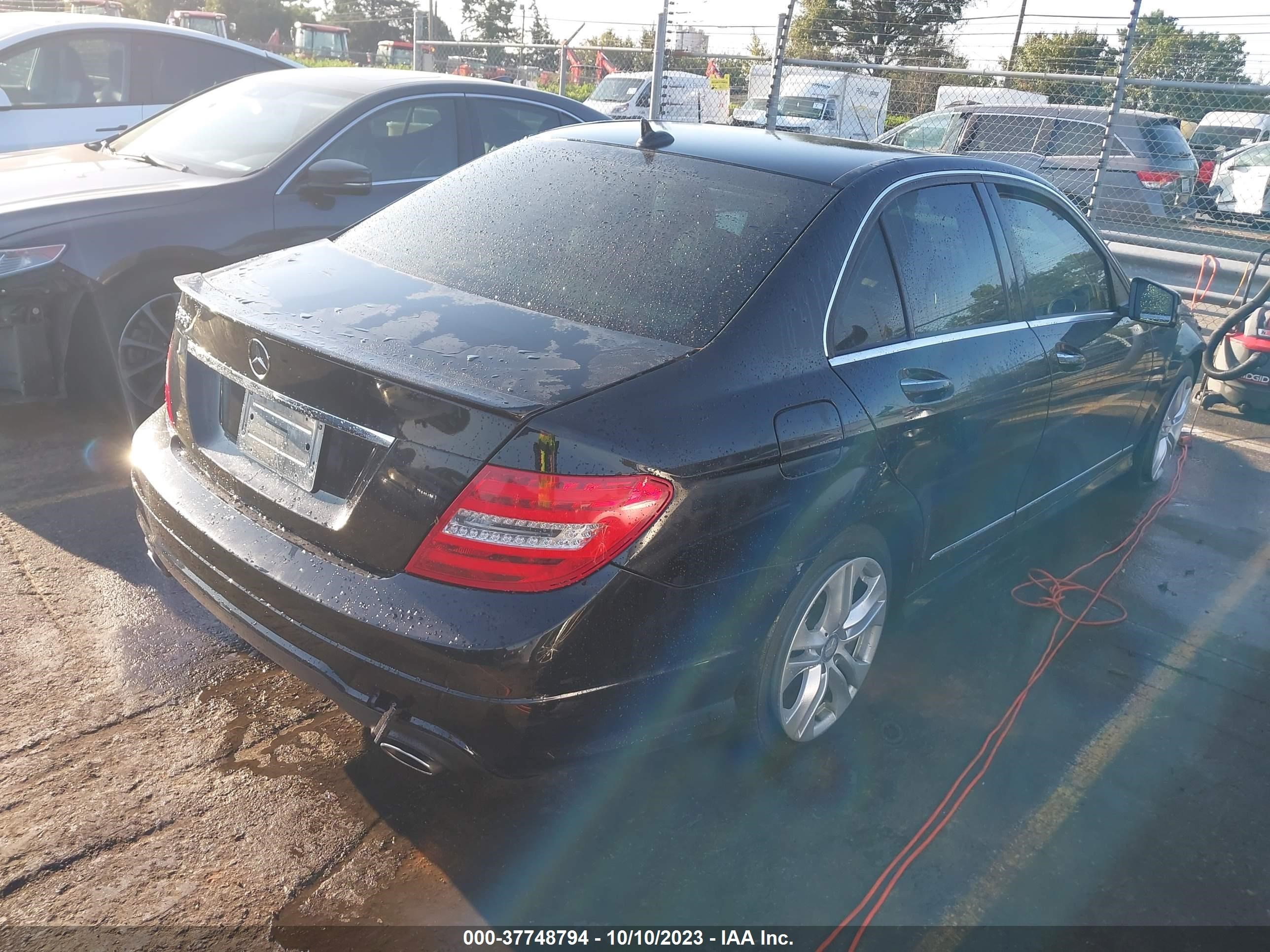 Photo 3 VIN: WDDGF5HB5EA949986 - MERCEDES-BENZ C-KLASSE 