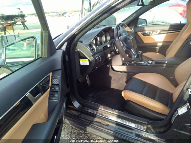 Photo 4 VIN: WDDGF7HB2DA866560 - MERCEDES-BENZ C 63 AMG 