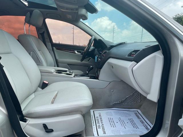 Photo 4 VIN: WDDGF81X39R079265 - MERCEDES-BENZ C 300 4MAT 