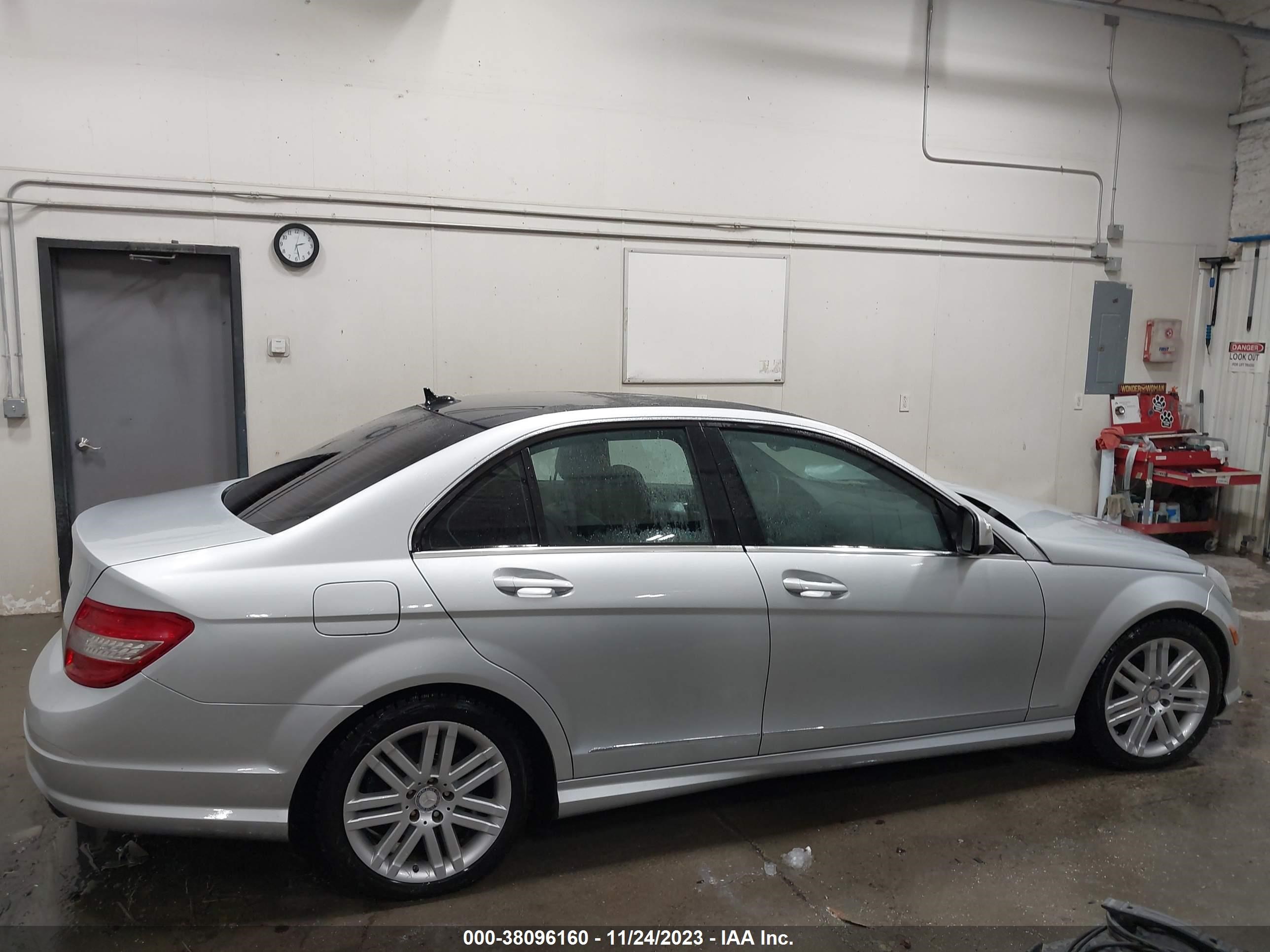 Photo 13 VIN: WDDGF81X99F219241 - MERCEDES-BENZ C-KLASSE 