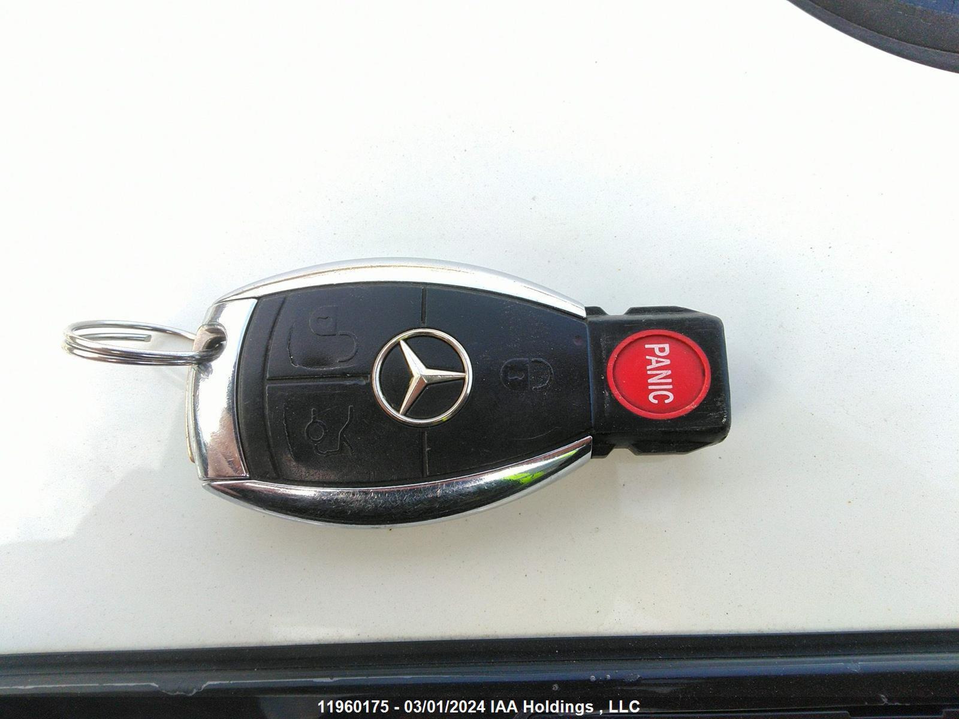 Photo 10 VIN: WDDGF87X98F042759 - MERCEDES-BENZ NULL 