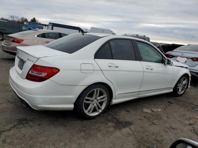 Photo 2 VIN: WDDGF8AB0DG016326 - MERCEDES-BENZ C-CLASS 