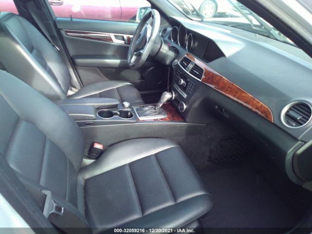 Photo 4 VIN: WDDGF8AB0DG127670 - MERCEDES-BENZ C-CLASS 