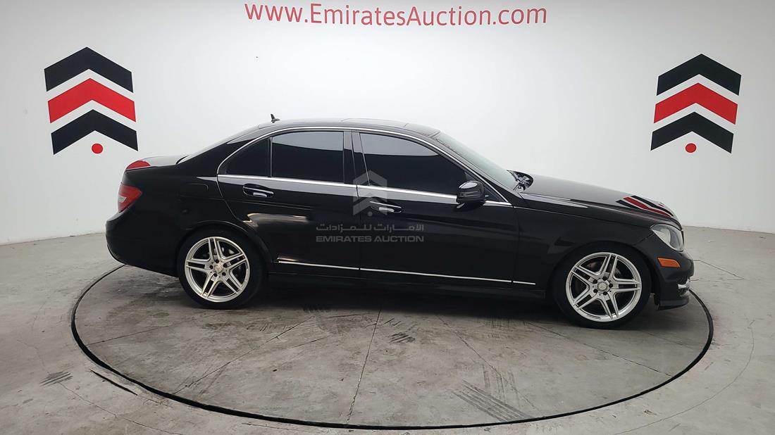 Photo 29 VIN: WDDGF8AB0DR247148 - MERCEDES C 