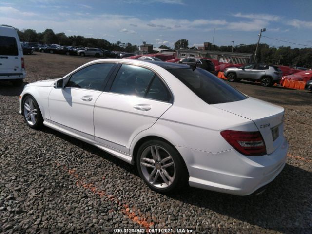 Photo 2 VIN: WDDGF8AB0DR250518 - MERCEDES-BENZ C-CLASS 