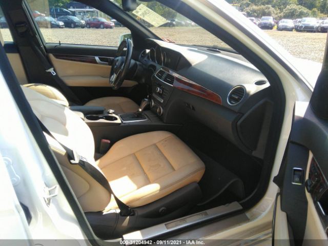 Photo 4 VIN: WDDGF8AB0DR250518 - MERCEDES-BENZ C-CLASS 