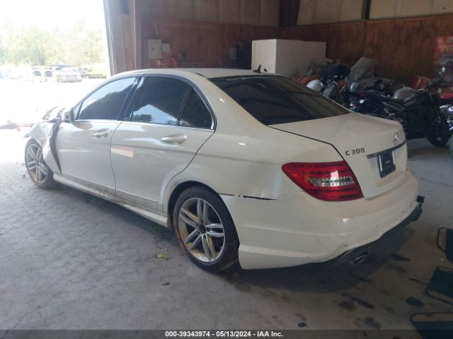 Photo 2 VIN: WDDGF8AB0DR260708 - MERCEDES-BENZ C 300 