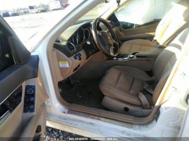 Photo 4 VIN: WDDGF8AB0DR276424 - MERCEDES-BENZ C 300 