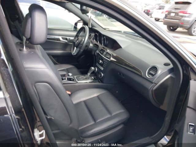 Photo 4 VIN: WDDGF8AB0DR290405 - MERCEDES-BENZ C 300 