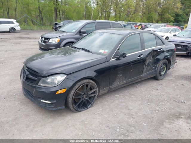 Photo 1 VIN: WDDGF8AB1DR252830 - MERCEDES-BENZ C 300 